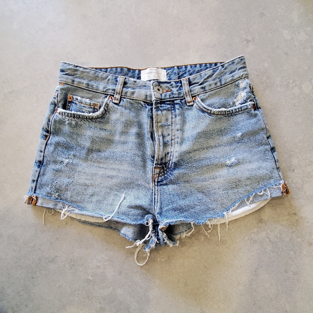 Bershka high rise denim Shorts, size size 2